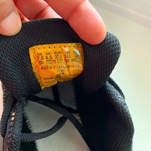 sketchers work shoes women